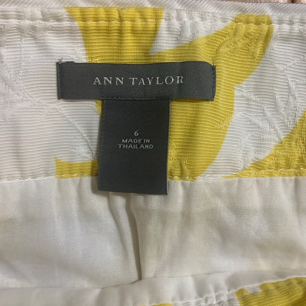 Ann Taylor Floral Mini Pencil Skirt Size 6 Yellow White Cottagecore Fairy Spring - Picture 3 of 12
